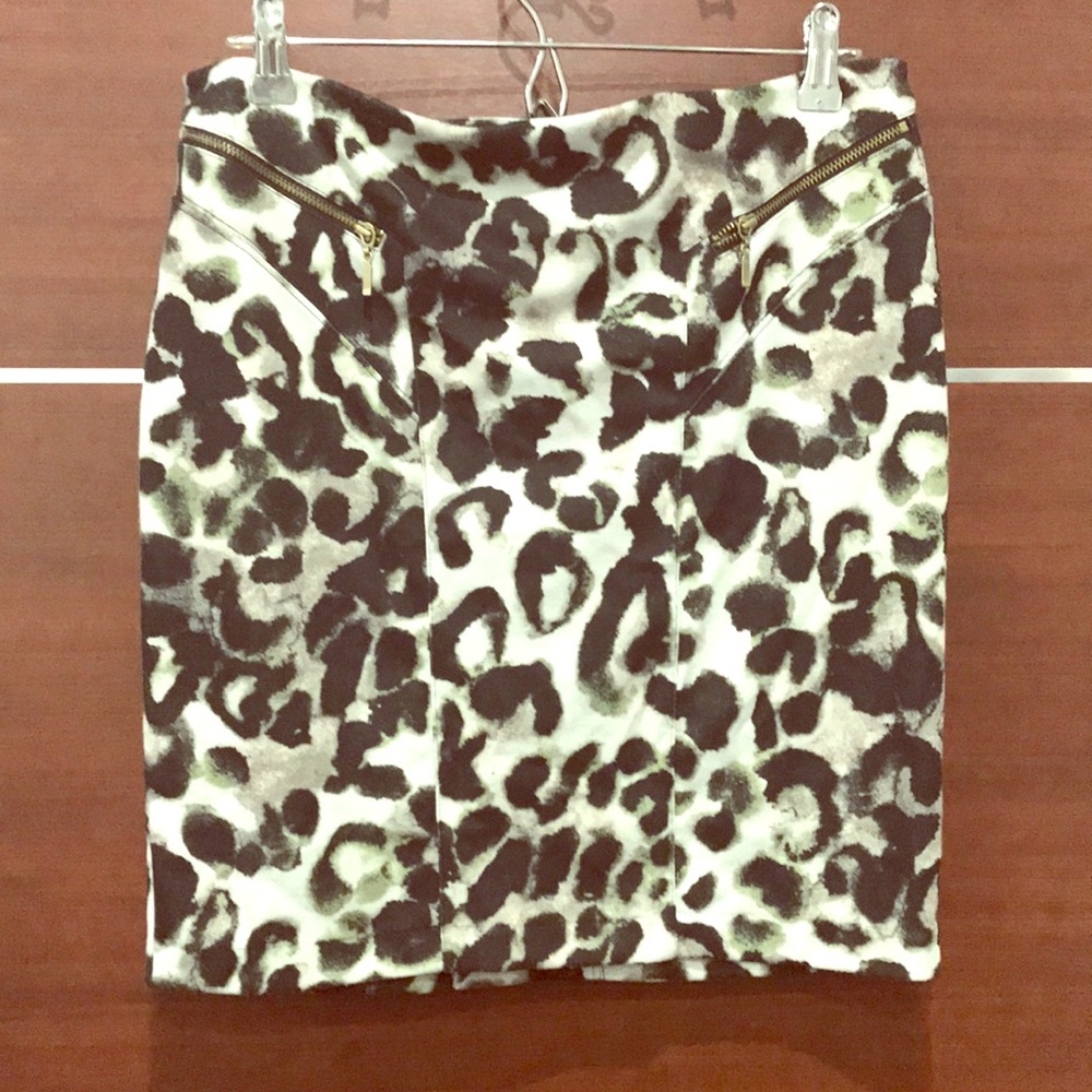 SIMPLY VERA VERA WANG SKIRT - SIZE MEDIUM WOMEN